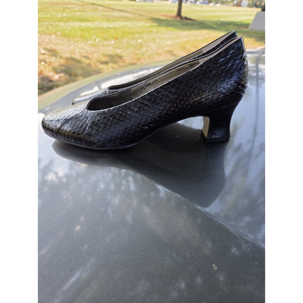 Vintage Ros Hommerson 9.5 WW Black Snakeskin Leather Pump Round Toe Block Heel
